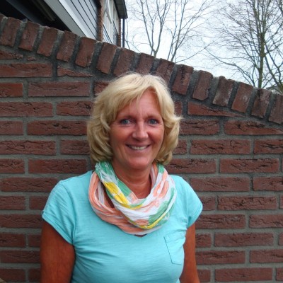 Anja van Wezel