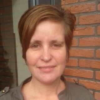 Simone Van De Hel